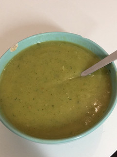 Una foto de Crema de calabacín, patata y zanahoria