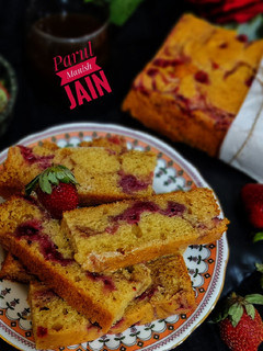स्ट्रॉबेरी केक (strawberry cake recipe in Hindi) रेसिपी मुख्य फोटो