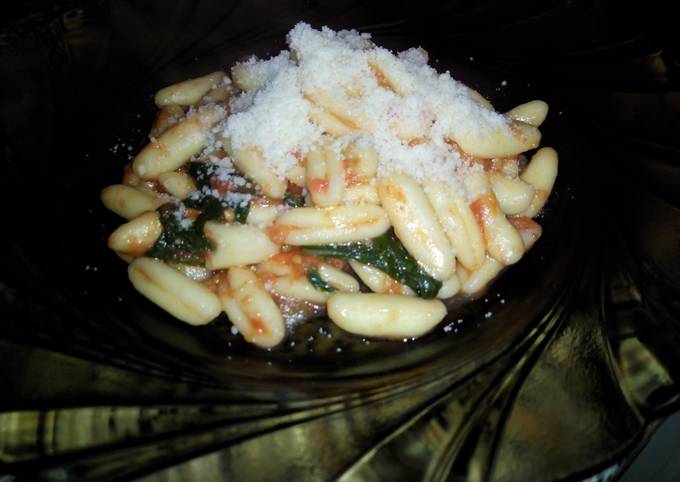 Recipe of Speedy Cavatelli with tomato - basil sauce