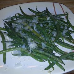 A picture of Garlic and Parmesan Sauteed Green beans.