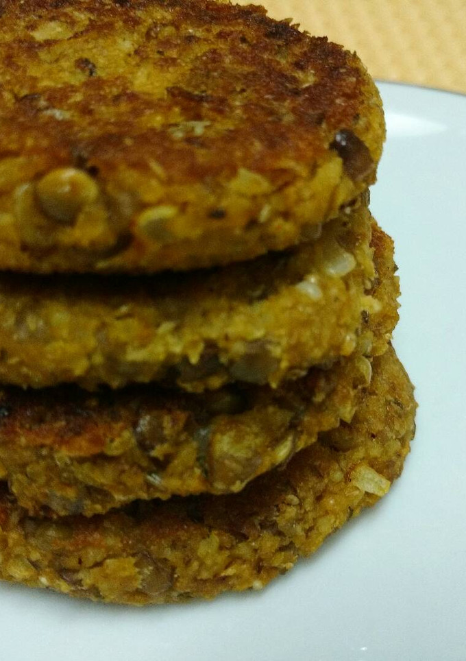 Una foto de Hamburguesas de mijo y lentejas... riquísimas!