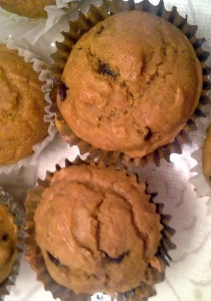 A picture of pumpkin chocolate chip muffins.