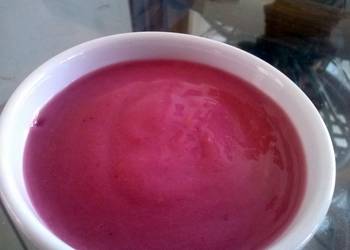 How to Make Appetizing HomeMade Raspberry Yogurt
