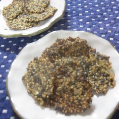 A picture of Thin Sesame Seeds Packed Sweet Potato Crackers.