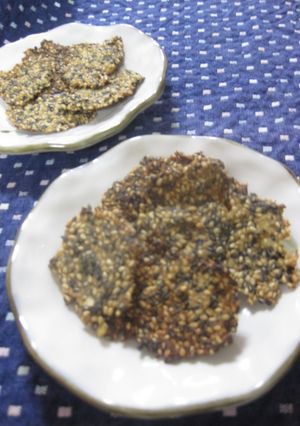 A picture of Thin Sesame Seeds Packed Sweet Potato Crackers.