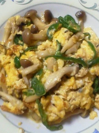 Easy Steps Prepare Recipes Shimeji Mushroom &amp; Green Peppers Egg Stir-fry the Delicious Tasty.