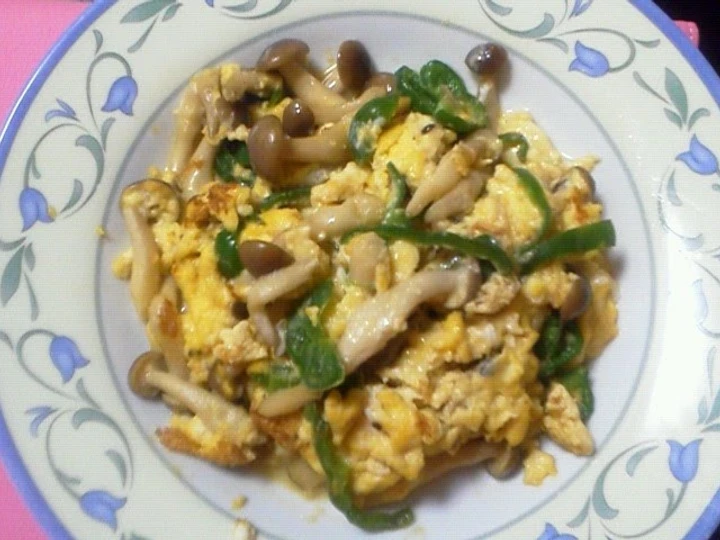 Easy Steps Prepare Recipes Shimeji Mushroom &amp;amp; Green Peppers Egg Stir-fry the Delicious Tasty.