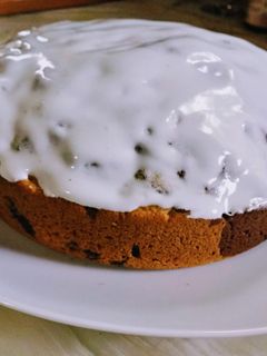 Una foto de Bizcochuelo marmolado de chocolate y vainilla  con chips de chocolate