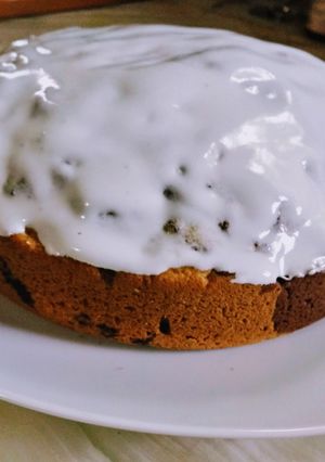 Una foto de Bizcochuelo marmolado de chocolate y vainilla  con chips de chocolate