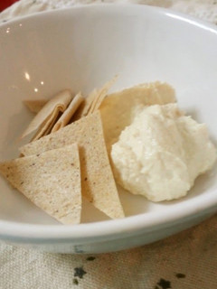 A picture of Simple & Rich Tofu Cream Cheese.