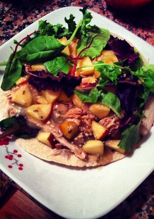 A picture of Chicken Apple Flatbread.
