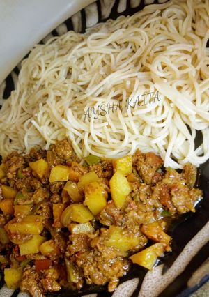 A picture of Minced meat sauce.