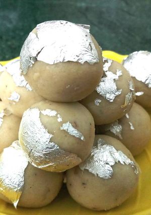 A picture of Chawal ke Laddu.