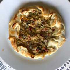 Una foto de Tarta individual de verduras