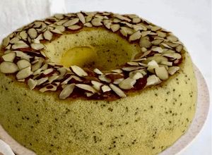 Foto di Ciambella alle Mandorle e Limone con Semi di Chia Senza Glutine e Lattosio