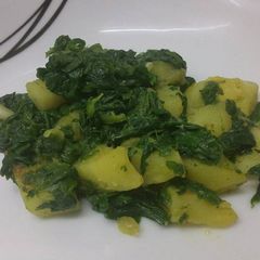 A picture of Saag Aloo (spinach & patato curry.