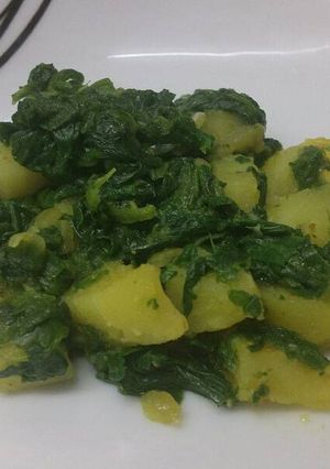 A picture of Saag Aloo (spinach & patato curry.