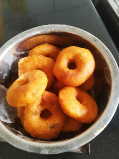 மோர் வடை (Mor vadai recipe in tamil) செய்முறை முக்கிய புகைப்படம்
