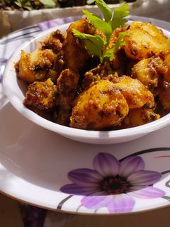 अचारी आलू (achari aloo recipe in Hindi) रेसिपी मुख्य फोटो