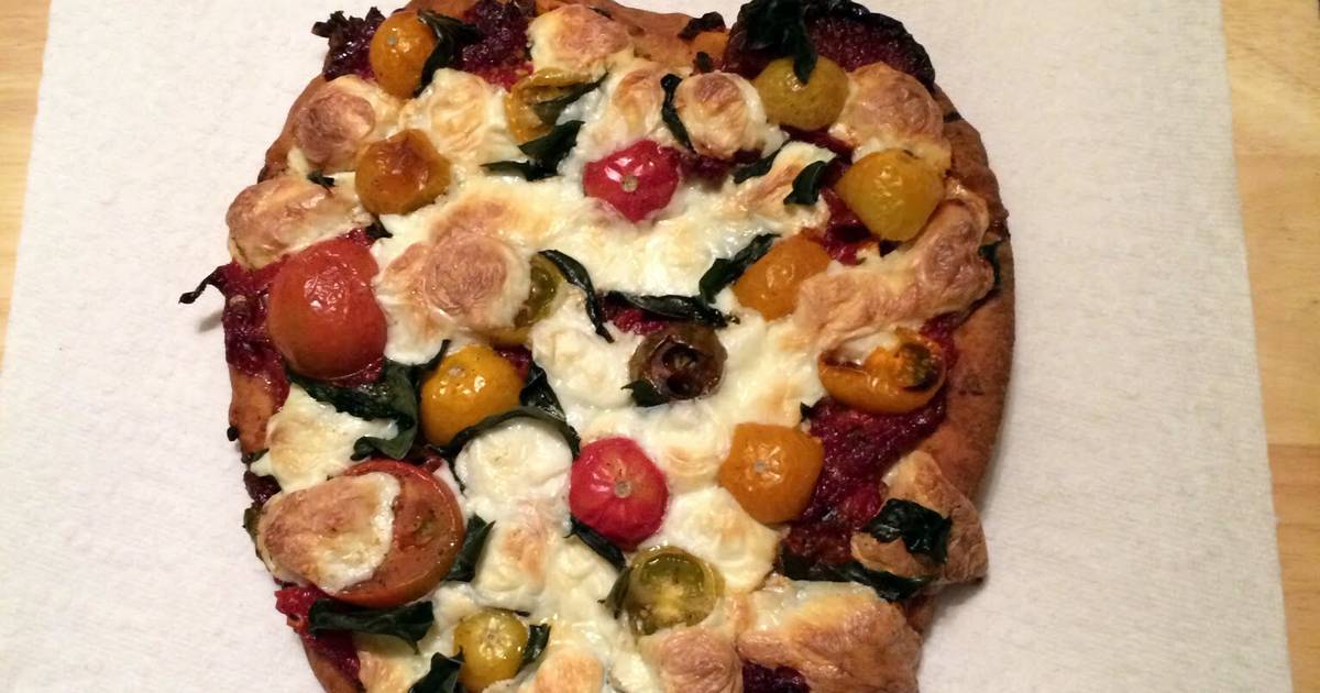 Garlic Naan Pizza Recipe by Zachary Weekes Cookpad