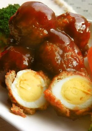 A picture of Quail Egg Meatballs in Sweet Vinegar Ankake Sauce.