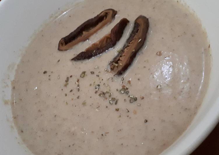 Langkah Mudah untuk Membuat Krim sup jamur shitake / hioko (mushroom cream soup) Anti Gagal