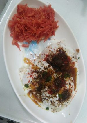 A picture of Dahi Wada.