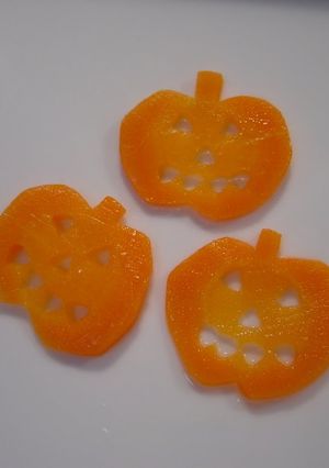 A picture of Halloween Jack-o-Lantern made from Carrots.