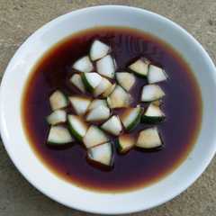 A picture of Kuah cuko pempek.