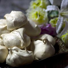 A picture of Lavender meringue cookies.