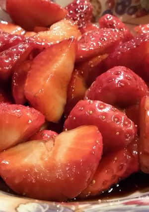 A picture of AMIES Strawberries in Balsamic Vinegar.