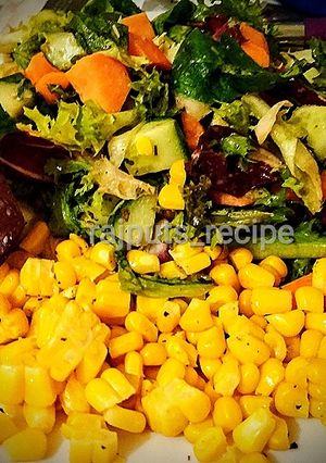 A picture of Classic French Salad with Corns.