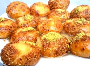 صورة لوصفة كرات البسبوسة تحفة من الاخر❤️