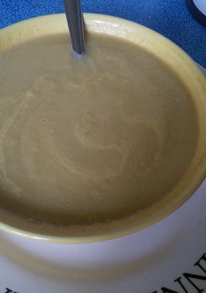 A picture of Cream of Celery Soup 2,150ml 300 cals serves 4-6.