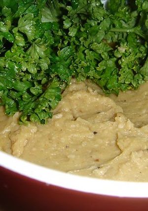 A picture of Hummus (Chickpea Paste) Cooked in a Pressure Cooker.