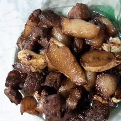 A picture of Pork Adobo (pinoy food).