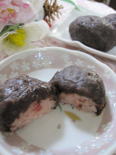 A picture of Fragrant Sakura Blossom Ohagi (Sweet Rice Cakes Covered with Anko Bean Paste).
