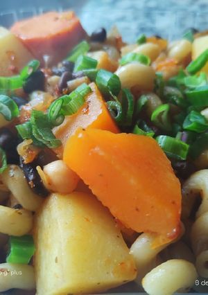 Una foto de Cazuela de Verduras, Legumbres y Fideos! 🇦🇷❤️