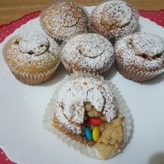 A picture of Vanilla cupcakes.