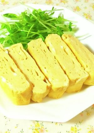 A picture of Easy! Japanese Rolled Omelet with Dashi and White Dashi.