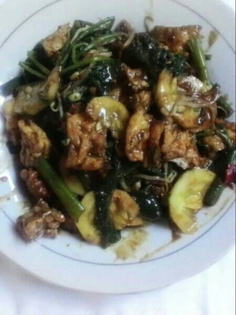 Langkah Gampang Membuat Resep Rujak petis yang Lezat Sekali Anti Ribet, Bisa Manjain Lidah