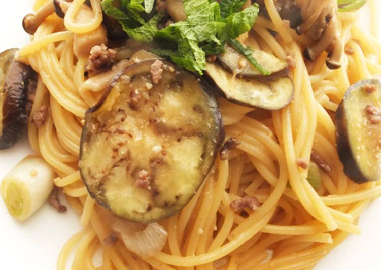 How to Make Any-night-of-the-week Vegetable Miso Pasta