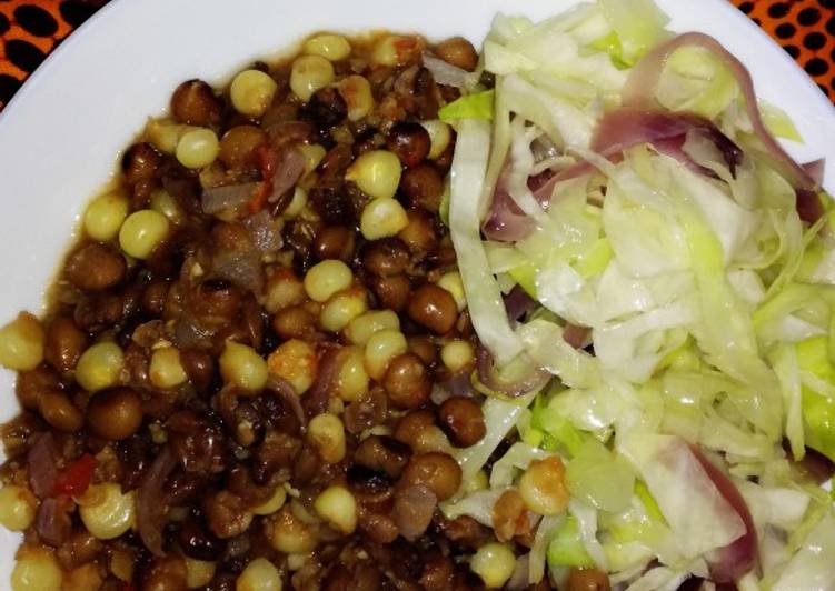 How to Make Any-night-of-the-week Githeri ya mbaazi. (Green maize and cowpeas)