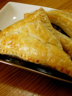 A picture of With Puff Pastry and a Chocolate Bar ☆ Triangle Chocolate Pies▲.