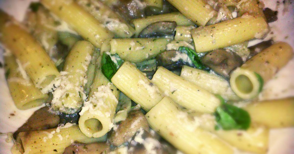 Spicy Low Calorie Mushroom sauce With Rigatoni Recipe by msimitcievska