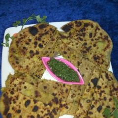 A picture of Aloo parantha.