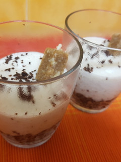 Una foto de Mousse de turrón blando