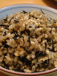 A picture of Brown Rice with Hijiki Seaweed.