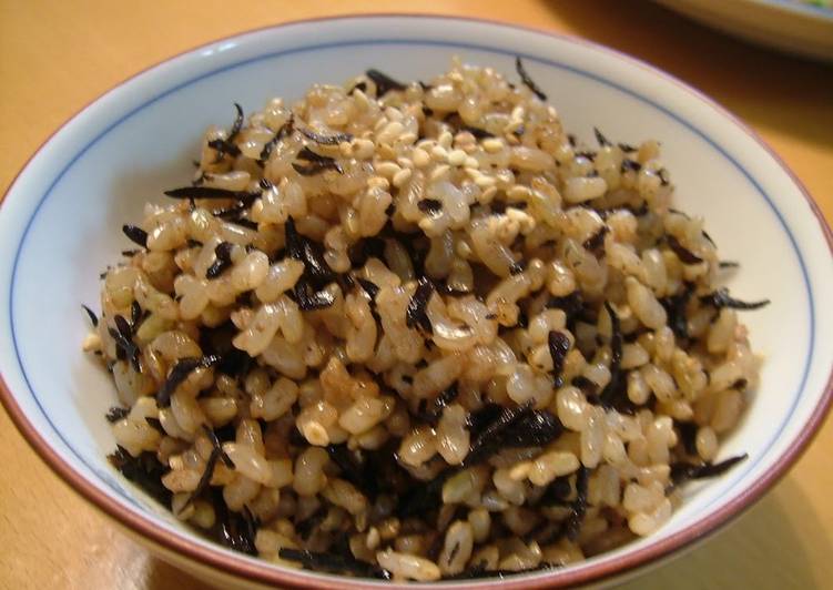 Easiest Way to Prepare Perfect Brown Rice with Hijiki Seaweed