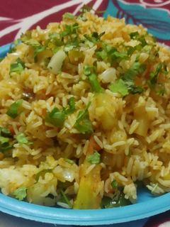 व्हेजिटेबल फ्राईड राईस (fried rice recipe in marathi) रेसिपी चे मुख्य फोटो